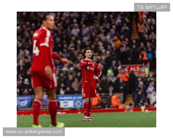 利物浦替补席仅剩青年球员，斯洛特换人选择捉襟见肘